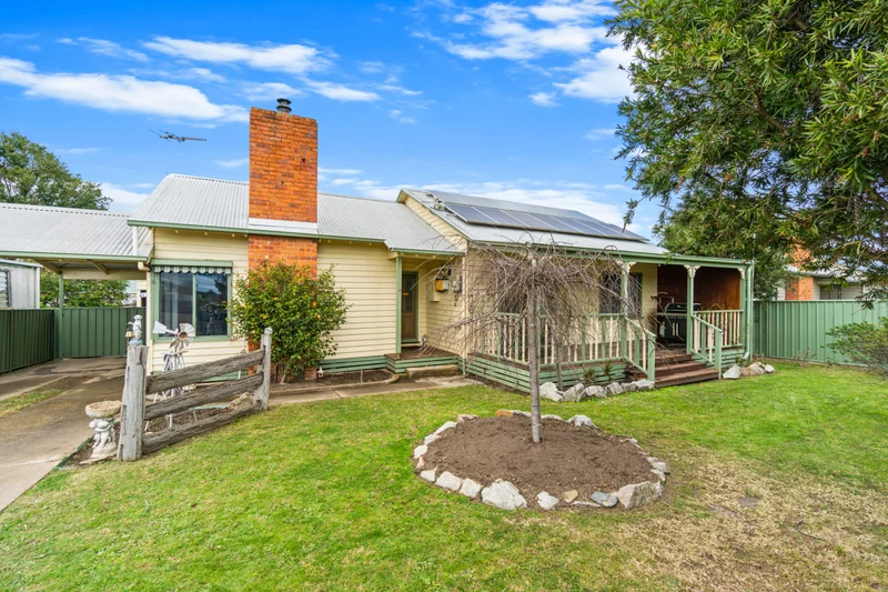 19 Gordon Street, Heyfield VIC 3858