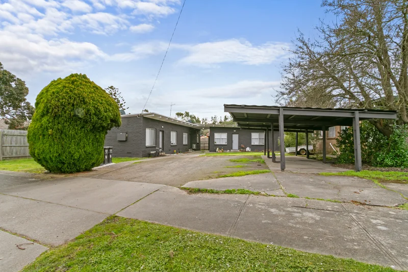 1-3/14 Sinclair Avenue, Morwell VIC 3840