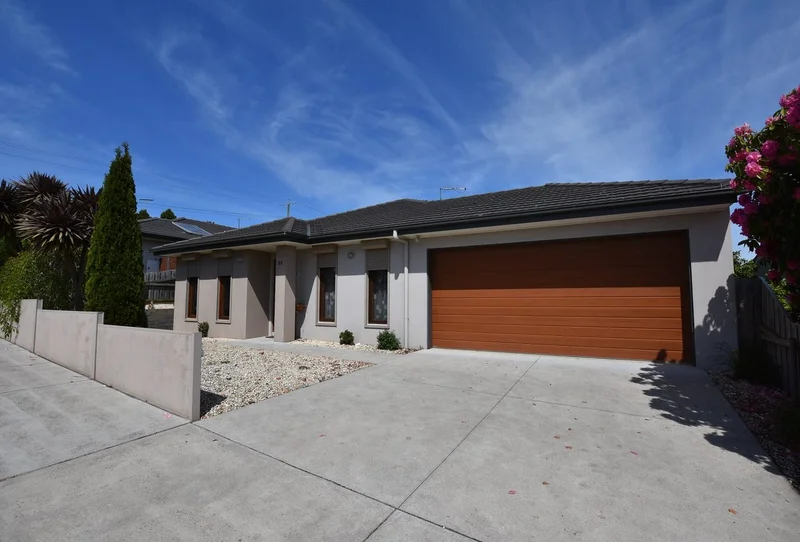 2C Boolarra Avenue, Newborough VIC 3825