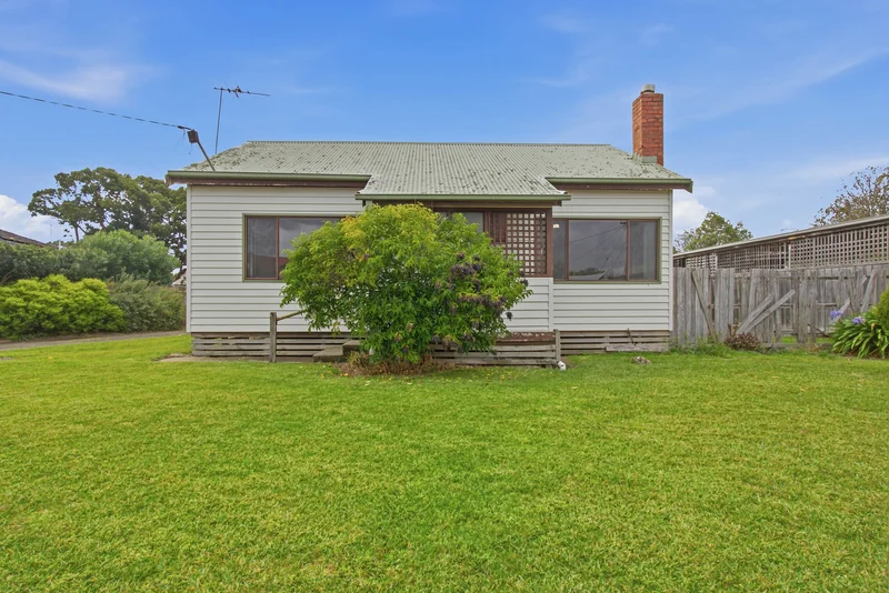 16 Bernard Avenue, Traralgon VIC 3844