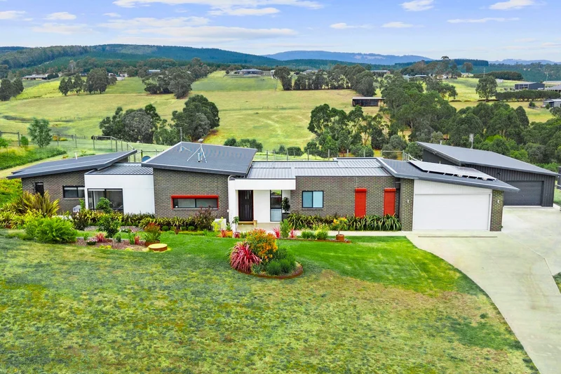 13 Hazelwood Ridge, Hazelwood North VIC 3840